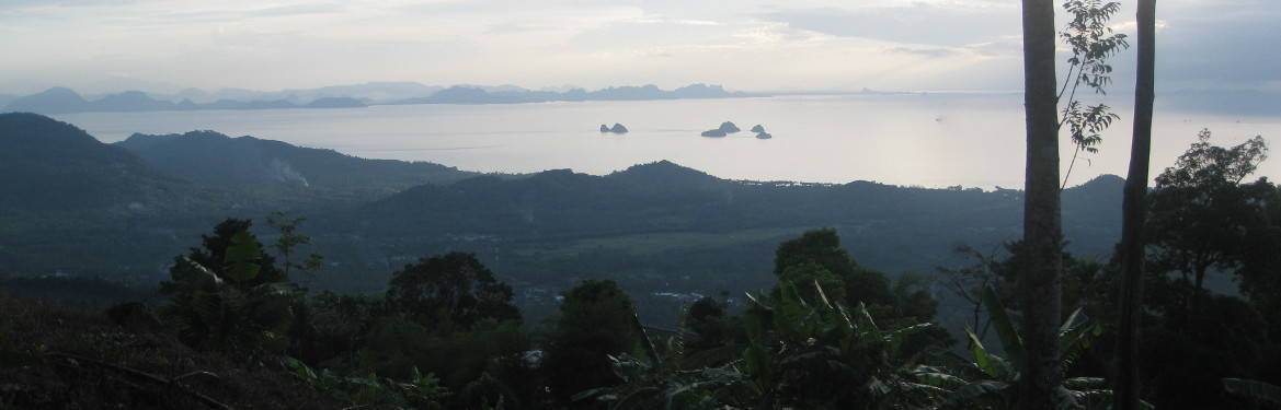 View over Ban Taling Ngam, 5 islands and main land - Lipa Noi Treks